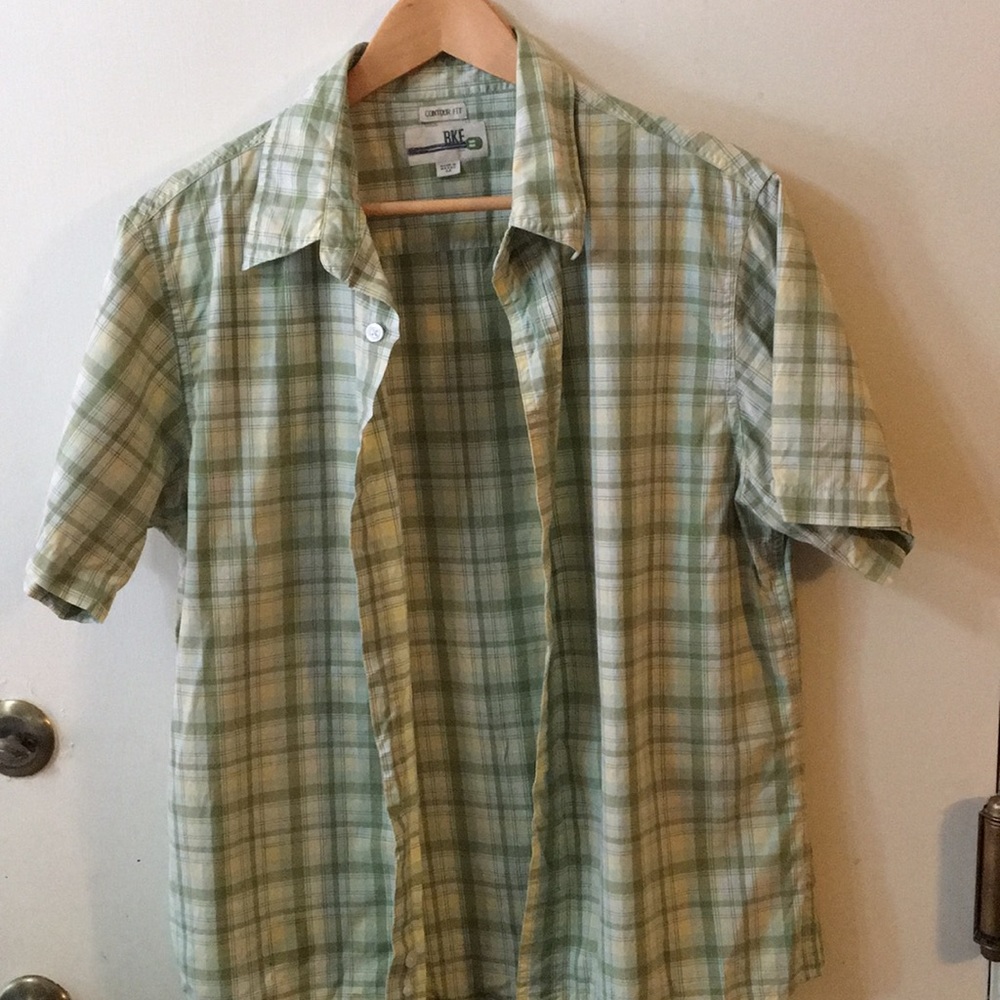 Short sleeved shirt